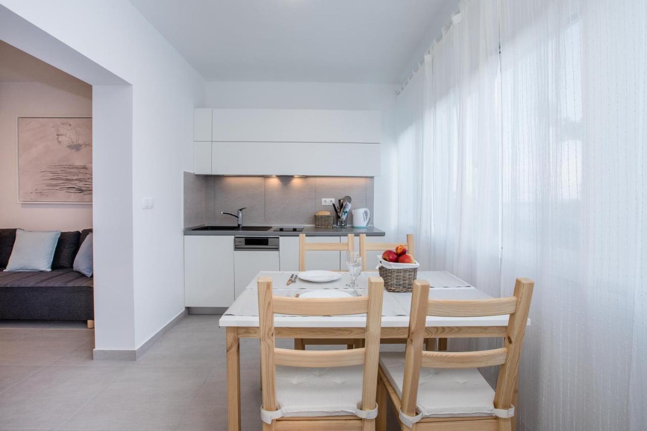 Guest House Mazuth II Banjol 외부 사진