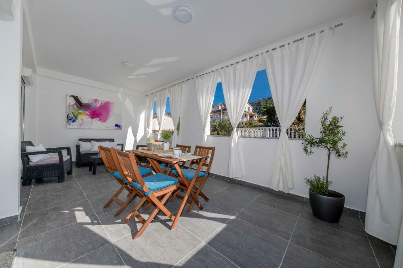 Guest House Mazuth II Banjol 외부 사진
