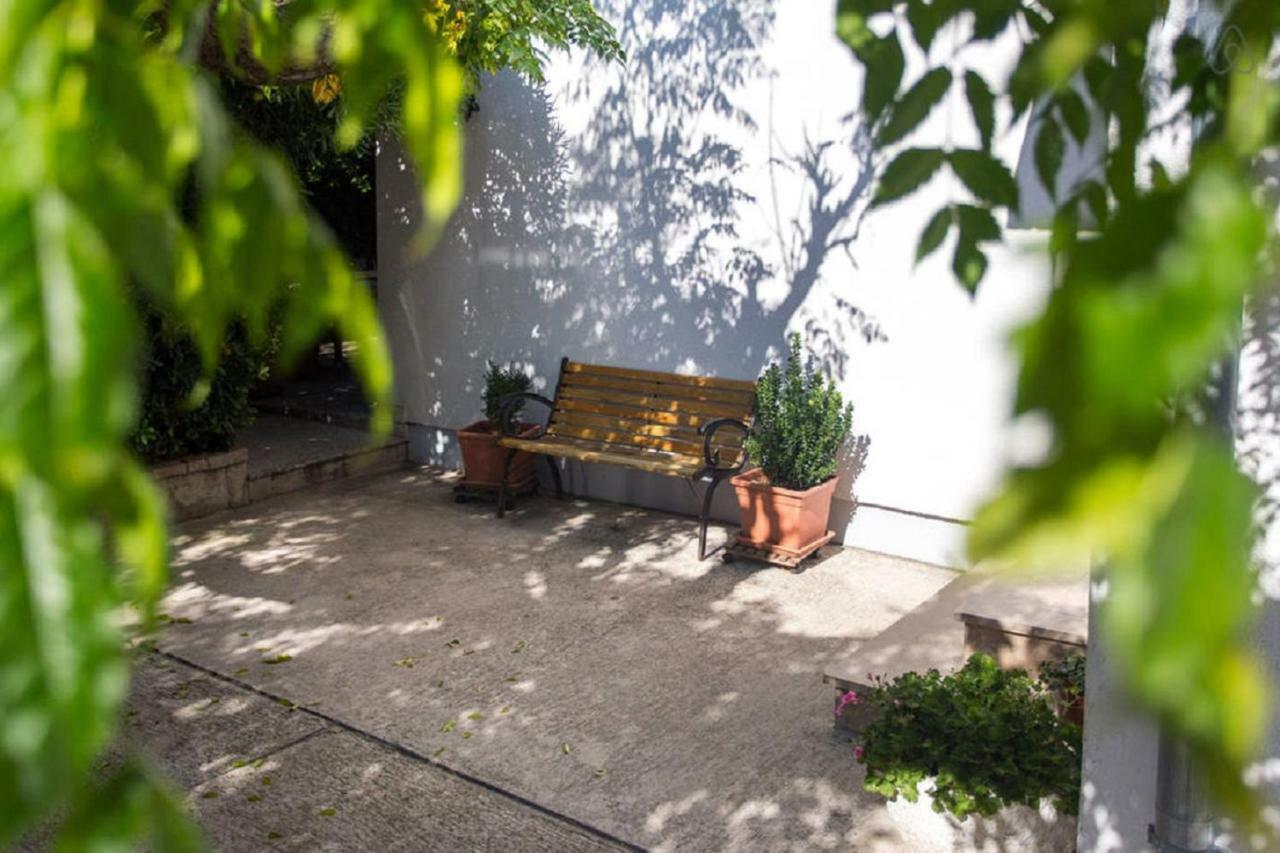 Guest House Mazuth II Banjol 외부 사진