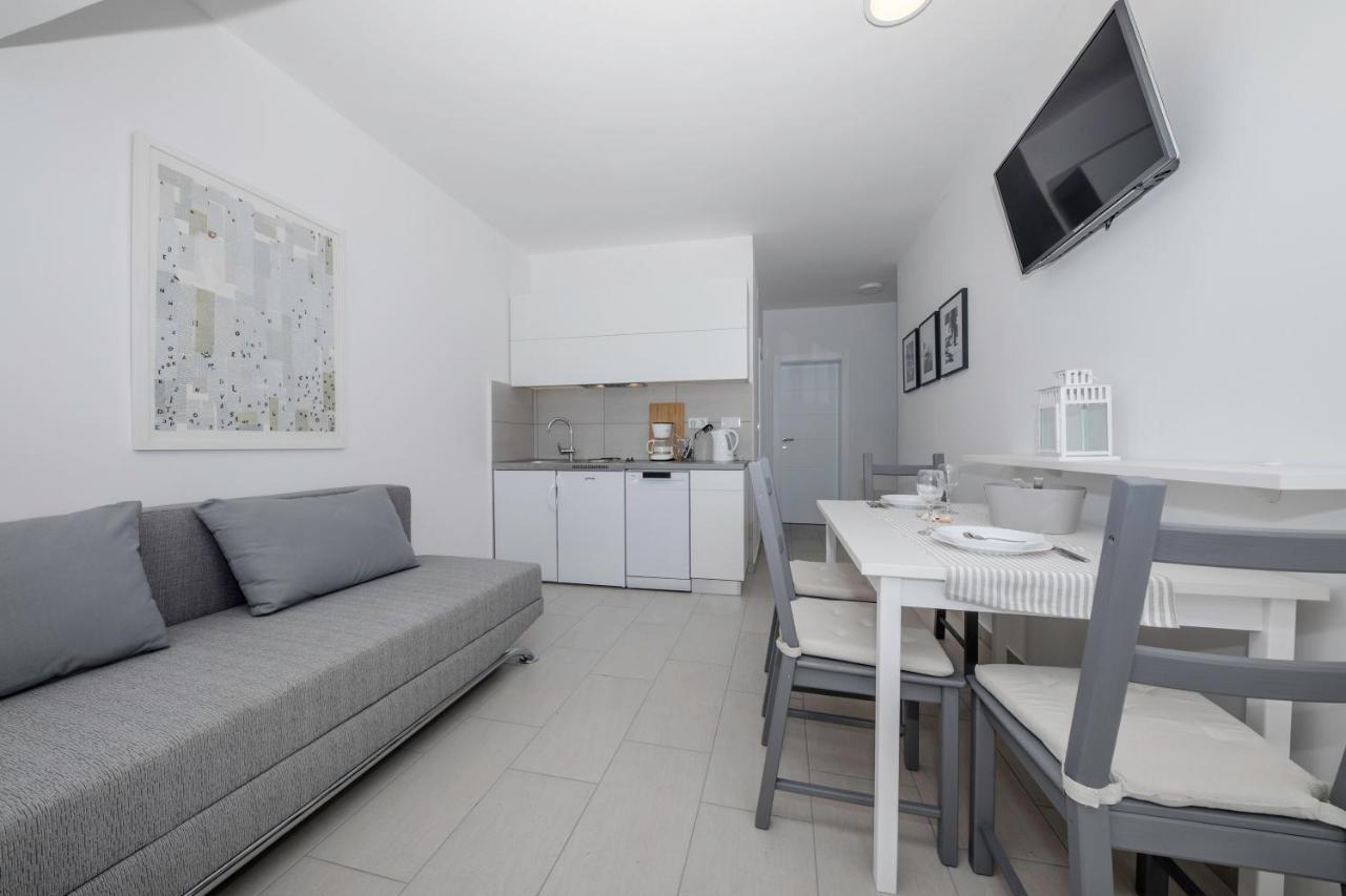 Guest House Mazuth II Banjol 외부 사진